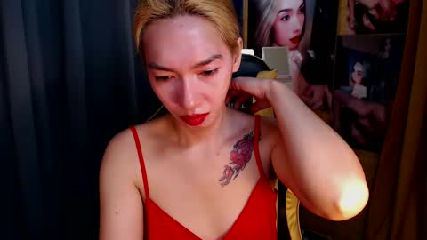 Snapshot of aurakharisma_xx chatting on January 28, 2025, 4:29 am Miss awra online show from January 28, 2025, 4:29 am