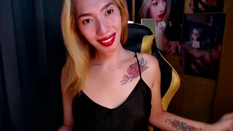 Snapshot of aurakharisma_xx chatting on February 4, 2025, 3:33 am Miss awra online show from February 4, 2025, 3:33 am