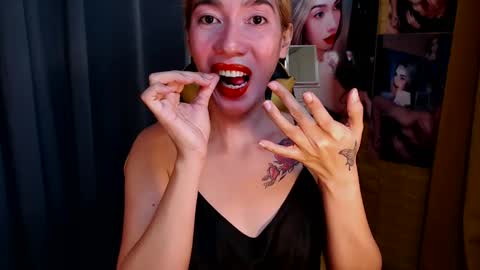 Snapshot of aurakharisma_xx chatting on February 13, 2025, 5:26 am Miss awra online show from February 13, 2025, 5:26 am