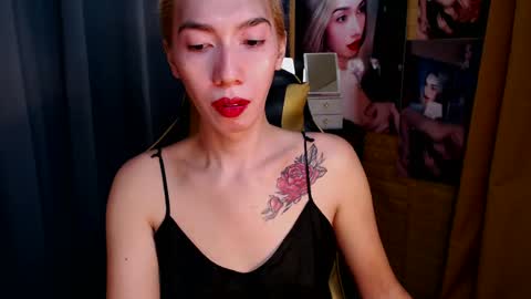 Snapshot of aurakharisma_xx chatting on February 18, 2025, 5:09 am Miss awra online show from February 18, 2025, 5:09 am