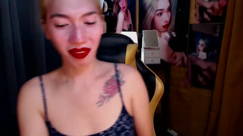 Snapshot of aurakharisma_xx chatting on March 3, 2025, 4:47 am Miss awra online show from March 3, 2025, 4:47 am