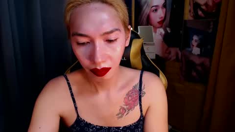 Snapshot of aurakharisma_xx chatting on March 3, 2025, 7:54 am Miss awra online show from March 3, 2025, 7:54 am