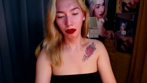 Snapshot of aurakharisma_xx chatting on March 5, 2025, 7:49 am Miss awra online show from March 5, 2025, 7:49 am