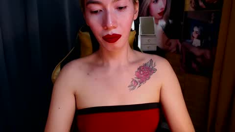 Snapshot of aurakharisma_xx chatting on March 11, 2025, 8:09 am Miss awra online show from March 11, 2025, 8:09 am