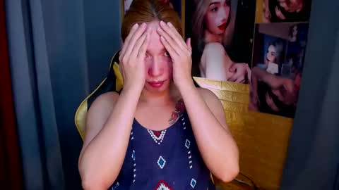 Snapshot of aurakharisma_xx chatting on October 12, 2025, 6:01 am Miss awra online show from October 12, 2025, 6:01 am