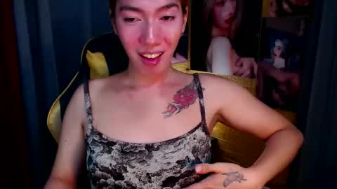 Snapshot of aurakharisma_xx chatting on November 4, 2025, 3:16 am Miss awra online show from November 4, 2025, 3:16 am