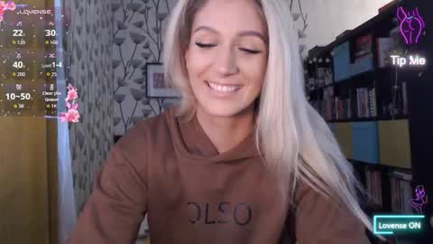 Aurelyie online show from December 15, 2025, 11:47 am