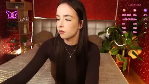 Snapshot of aurora_aksness chatting on February 2, 2025, 5:37 pm Aurora online show from February 2, 2025, 5:37 pm