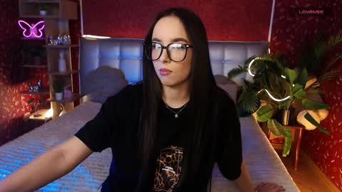 Snapshot of aurora_aksness chatting on February 5, 2025, 6:15 pm Aurora online show from February 5, 2025, 6:15 pm