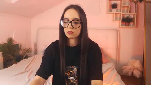 Snapshot of aurora_aksness chatting on February 6, 2025, 5:40 pm Aurora online show from February 6, 2025, 5:40 pm