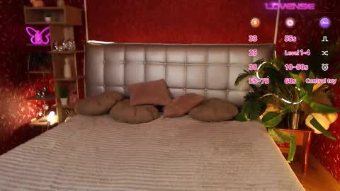 Snapshot of aurora_aksness chatting on February 19, 2025, 6:21 pm Aurora online show from February 19, 2025, 6:21 pm