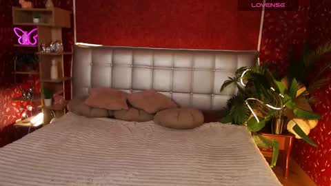 Snapshot of aurora_aksness chatting on February 27, 2025, 3:15 pm Aurora online show from February 27, 2025, 3:15 pm