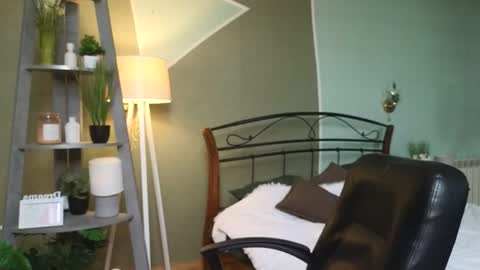 Snapshot of aurora_aksness chatting on March 5, 2025, 10:22 am Aurora online show from March 5, 2025, 10:22 am