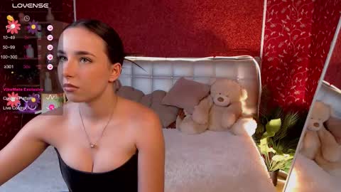 Snapshot of aurora_aksness chatting on November 21, 2025, 4:38 pm Aurora online show from November 21, 2025, 4:38 pm