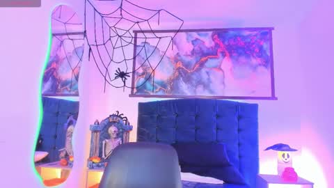 Snapshot of aurora_bellmont chatting on November 1, 2025, 4:36 am Aurora online show from November 1, 2025, 4:36 am