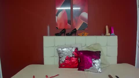 Snapshot of aurora_doll_ chatting on February 18, 2025, 11:55 am AURORA online show from February 18, 2025, 11:55 am
