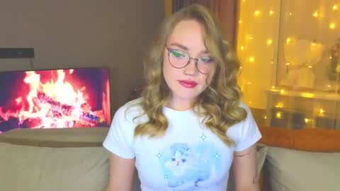 Snapshot of aurora_golden chatting on December 28, 2024, 4:09 pm Kate online show from December 28, 2024, 4:09 pm