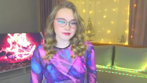Snapshot of aurora_golden chatting on January 4, 2025, 4:00 pm Kate online show from January 4, 2025, 4:00 pm