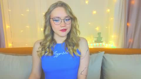 Snapshot of aurora_golden chatting on February 9, 2025, 6:47 pm Kate online show from February 9, 2025, 6:47 pm