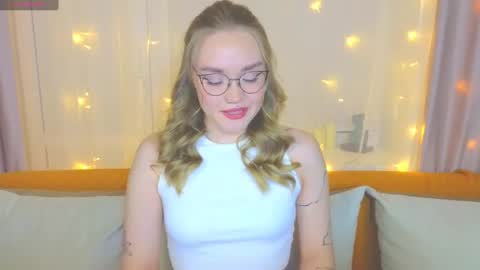 Snapshot of aurora_golden chatting on February 22, 2025, 3:47 pm Kate online show from February 22, 2025, 3:47 pm
