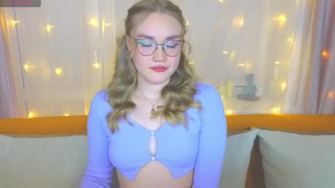 Snapshot of aurora_golden chatting on February 27, 2025, 4:21 pm Kate online show from February 27, 2025, 4:21 pm