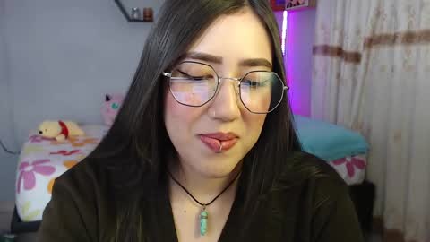 Snapshot of aurora_shy_ chatting on February 18, 2025, 11:19 pm Aurora  online show from February 18, 2025, 11:19 pm