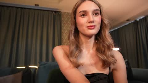 Snapshot of aurora_the_ballerina chatting on January 16, 2025, 6:14 am Aurora online show from January 16, 2025, 6:14 am