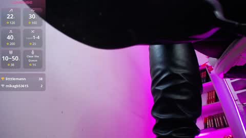 Aurora online show from December 10, 2024, 6:06 pm