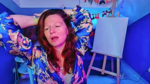 auroraborealis__ online show from October 22, 2025, 6:57 am