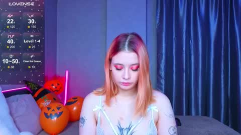 Snapshot of auroralovejoy chatting on October 28, 2025, 8:22 pm Aurora online show from October 28, 2025, 8:22 pm