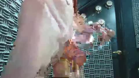 aussieraz online show from December 1, 2024, 6:41 pm