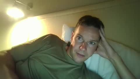 Snapshot of aussiesurfer0000 chatting on January 3, 2025, 11:03 am aussiesurfer0000 online show from January 3, 2025, 11:03 am