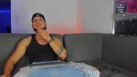 A online show from November 13, 2025, 10:52 pm