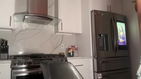 Auntumnfalls online show from February 1, 2025, 1:23 am