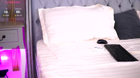 Ava online show from February 13, 2025, 4:00 am