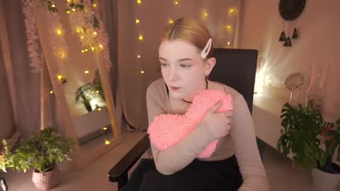 Snapshot of avaryder chatting on October 1, 2025, 2:56 pm Ava online show from October 1, 2025, 2:56 pm