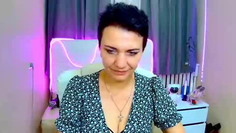 Snapshot of avasaturnian chatting on September 14, 2025, 6:23 am avasaturnian online show from September 14, 2025, 6:23 am