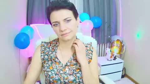 Snapshot of avasaturnian chatting on September 17, 2025, 12:29 pm avasaturnian online show from September 17, 2025, 12:29 pm