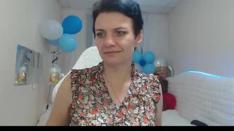 Snapshot of avasaturnian chatting on October 8, 2025, 12:25 pm avasaturnian online show from October 8, 2025, 12:25 pm