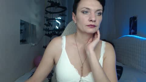 Snapshot of avasaturnian chatting on October 11, 2025, 12:26 pm avasaturnian online show from October 11, 2025, 12:26 pm