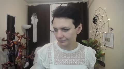 Snapshot of avasaturnian chatting on October 15, 2025, 12:27 pm avasaturnian online show from October 15, 2025, 12:27 pm