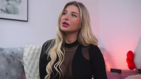 Snapshot of avashay chatting on November 27, 2025, 10:34 pm Carina online show from November 27, 2025, 10:34 pm