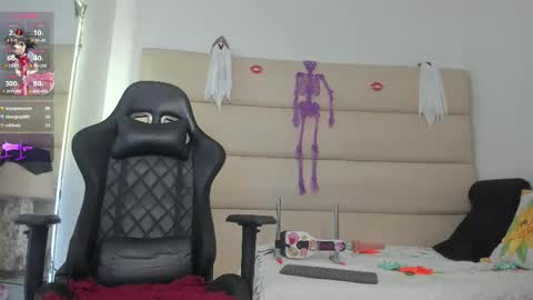 Ava Tomas online show from October 28, 2025, 2:37 am