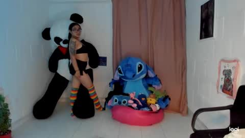 Snapshot of ave_fenix69 chatting on January 22, 2025, 2:26 am Valery -- online show from January 22, 2025, 2:26 am