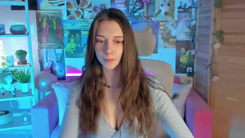 Snapshot of aveangela chatting on January 7, 2025, 3:12 pm Avie online show from January 7, 2025, 3:12 pm