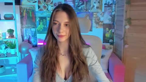 Snapshot of aveangela chatting on January 7, 2025, 6:14 pm Avie online show from January 7, 2025, 6:14 pm