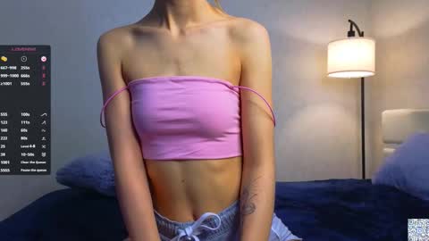 Snapshot of avgustajemes chatting on December 5, 2025, 6:22 am Lucy online show from December 5, 2025, 6:22 am