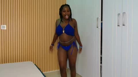 Snapshot of avian_talya chatting on November 7, 2025, 7:52 am Avian online show from November 7, 2025, 7:52 am