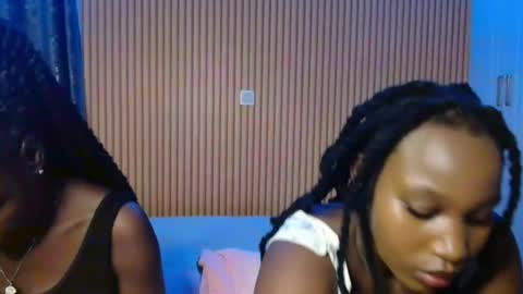 Snapshot of avian_talya chatting on November 18, 2025, 3:16 pm Avian online show from November 18, 2025, 3:16 pm