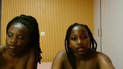 Snapshot of avian_talya chatting on November 23, 2025, 3:56 pm Avian online show from November 23, 2025, 3:56 pm